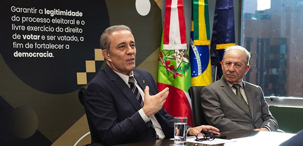 TRE-SC reúne partidos e propõe compromisso por eleições pautadas no diálogo em SC - Santa Catarina em Pauta