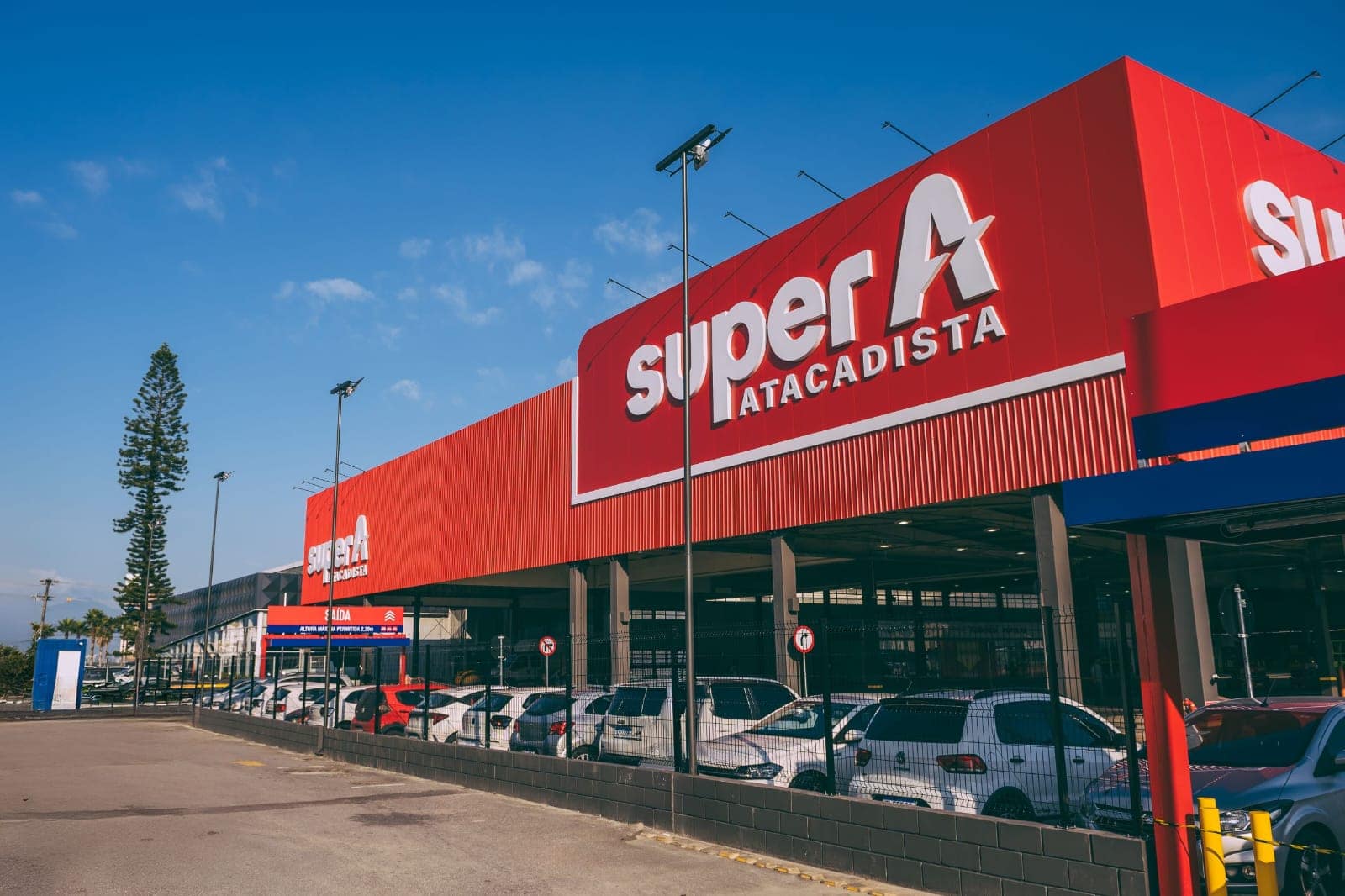 Atacadista Super A cria ação mensal com abertura das lojas às 6h no primeiro sábado do mês