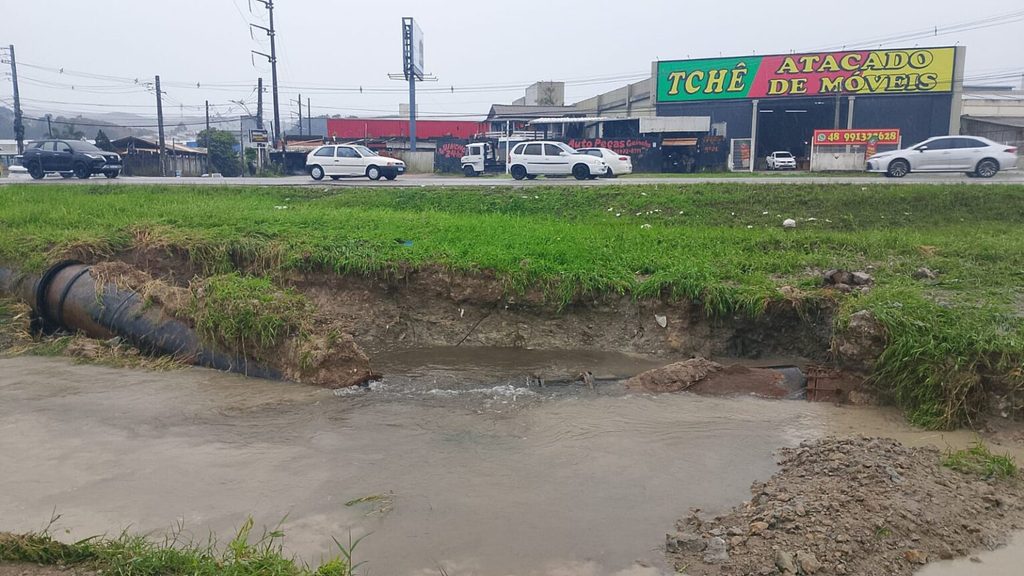 Prefeito de São José cobra Casan por normalização do abastecimento de água - Santa Catarina em Pauta